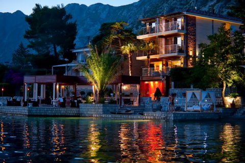 Kotor Exklusiv Kotor Exklusiv