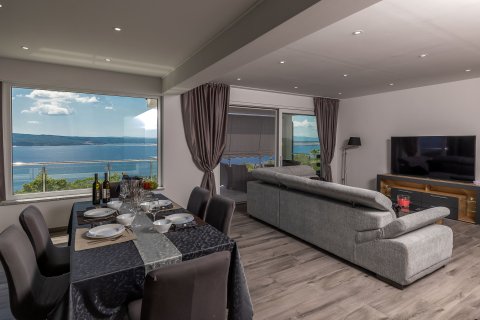 Exklusive Ferienwohnung mit Panoramablick über die Adria Exklusive Ferienwohnung mit Panoramablick über die Adria